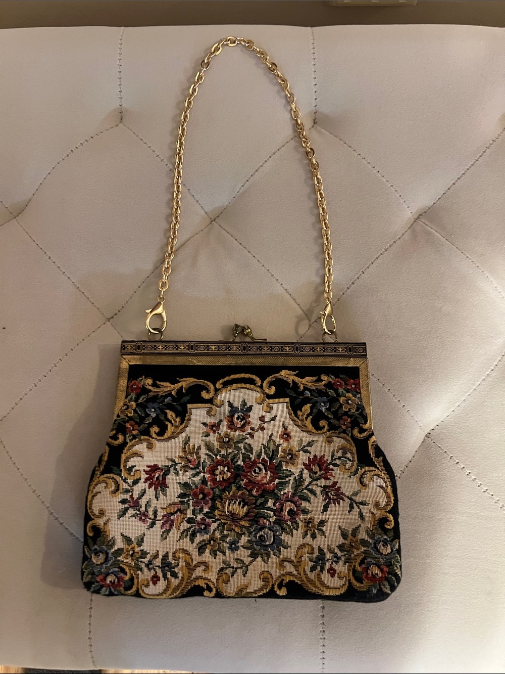 Vintage Floral Tapestry Shoulder Bag with Gold Chain